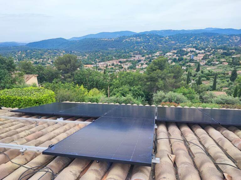 Installation de 6 kW DualSun bi-verre avec batterie Luna 5 kWh à Cabris