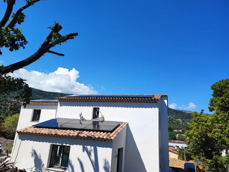 Installation de panneaux solaires DualSun 500 Wc à Peymeinade, Alpes-Maritimes