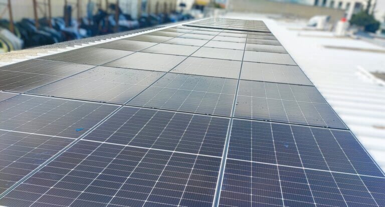 Installation photovoltaïque de 36 kWc sur une menuiserie à Antibes