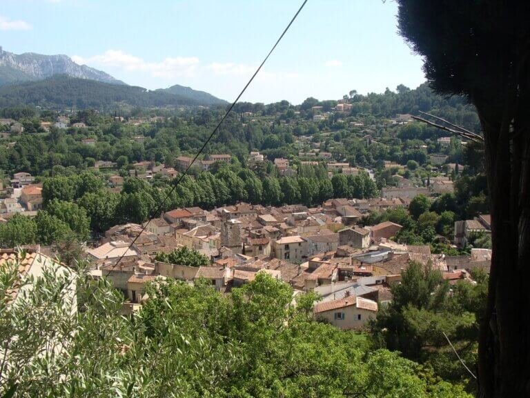Auriol vu de la colline Sainte-Croix, Bouches-du-Rhône