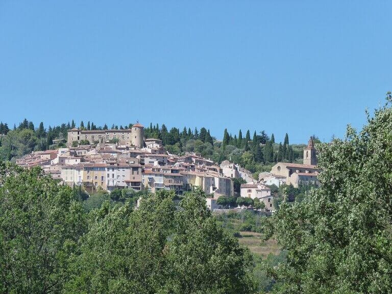 Village perché de Callian dans le Var